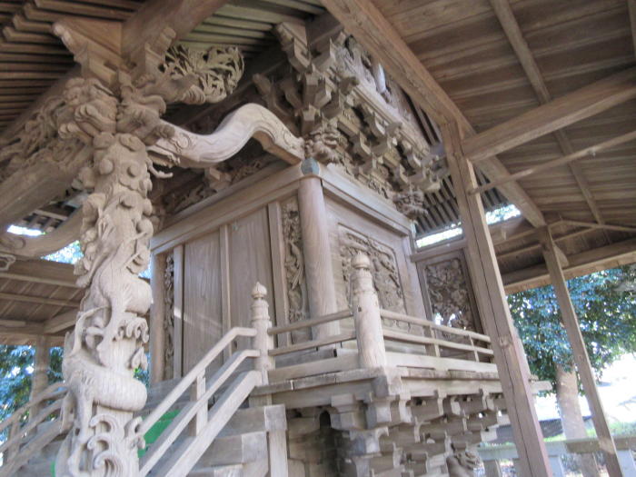 神社側面